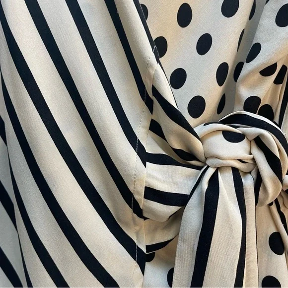 NWT 🆕 - Zara Stripes + Polka Dots Silky Wrap Front Asymmetrical Blouse - XS - Picture 6 of 8